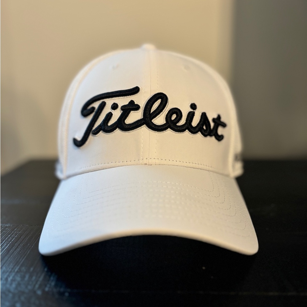 TITLEIST Pro V1 Golf Cap - White/Black Performance Mesh M/L - NWOT